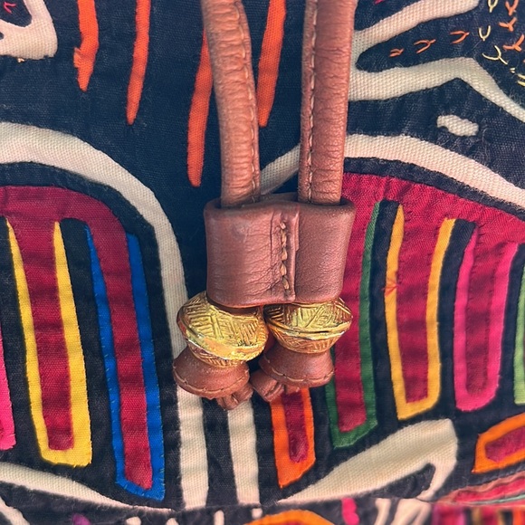 The leather shop crossbody bag - Picture 3 of 10